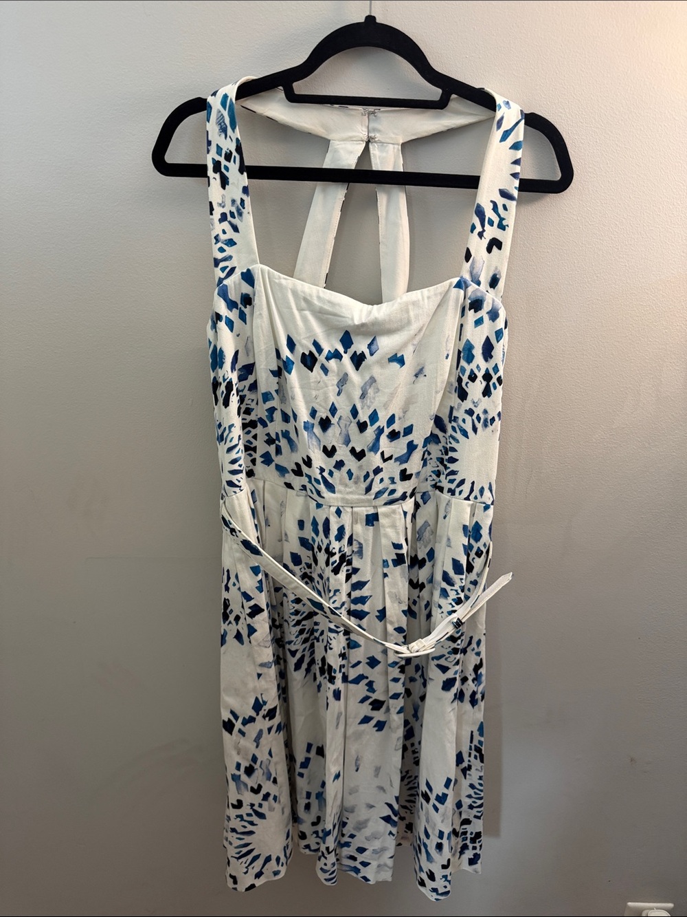 Like New! White House Black Market Belted Dress